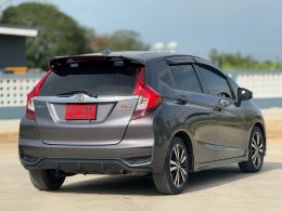 HONDA JAZZ 1.5 RS+ I-VTEC CVT HATCH AT ปี2019 ราคา539,000บาท