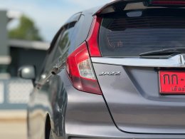 HONDA JAZZ 1.5 RS+ I-VTEC CVT HATCH AT ปี2019 ราคา539,000บาท