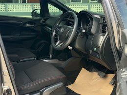 HONDA JAZZ 1.5 RS+ I-VTEC CVT HATCH AT ปี2019 ราคา539,000บาท