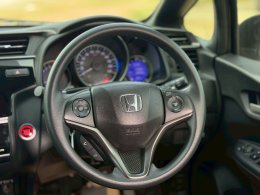 HONDA JAZZ 1.5 RS+ I-VTEC CVT HATCH AT ปี2019 ราคา539,000บาท