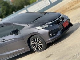 HONDA JAZZ 1.5 RS+ I-VTEC CVT HATCH AT ปี2019 ราคา539,000บาท