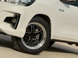 TOYOTA HILUX REVO SMART CAB 2.4 J PLUS MT ปี2016 ราคา349,000บาท