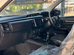 TOYOTA HILUX REVO SMART CAB 2.4 J PLUS MT ปี2016 ราคา349,000บาท