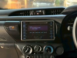 TOYOTA HILUX REVO SMART CAB 2.4 J PLUS MT ปี2016 ราคา349,000บาท