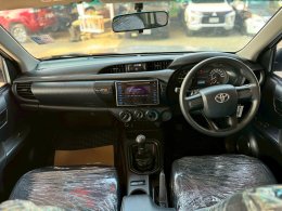 TOYOTA HILUX REVO SMART CAB 2.4 J PLUS MT ปี2016 ราคา349,000บาท