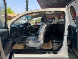 TOYOTA HILUX REVO SMART CAB 2.4 J PLUS MT ปี2016 ราคา349,000บาท