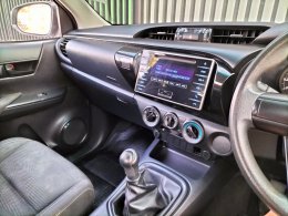TOYOTA REVO SMART CAB 2.4 J PLUS AB/ABS ปี2017 ราคา449,000 บาท