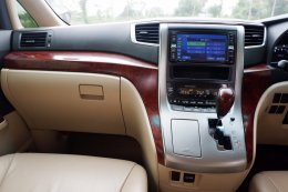 TOYOTA ALPHARD ปี 2011 