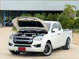 ISUZU D-MAX SPACECAB 1.9 S MT ปี2020 ราคา399,000บาท