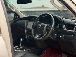 TOYOTA FORTUNER 2.4 V (AB/ABS) AT ปี2021 ราคา989,000บาท