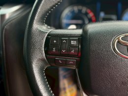 TOYOTA FORTUNER 2.4 V (AB/ABS) AT ปี2021 ราคา989,000บาท