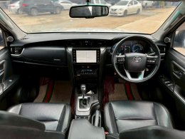 TOYOTA FORTUNER 2.4 V (AB/ABS) AT ปี2021 ราคา989,000บาท