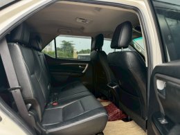 TOYOTA FORTUNER 2.4 V (AB/ABS) AT ปี2021 ราคา989,000บาท