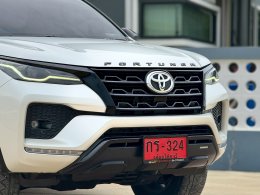 TOYOTA FORTUNER 2.4 V (AB/ABS) AT ปี2021 ราคา989,000บาท