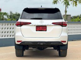 TOYOTA FORTUNER 2.4 V (AB/ABS) AT ปี2021 ราคา989,000บาท