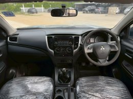 MITSUBISHI TRITON CAB2.5MT ปี2020 ราคา329,000