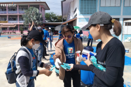  joined in the volunteer project to paint for children at Wat Moon Jindaram School