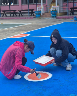  joined in the volunteer project to paint for children at Wat Moon Jindaram School