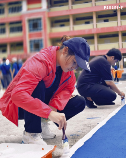  joined in the volunteer project to paint for children at Wat Moon Jindaram School