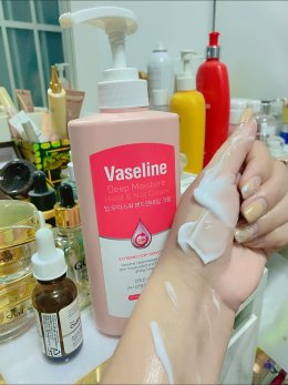 Vaseline Deep Moisture Hand & Nail Cream ครีมบำรุงมือ บำรุงเล็บ บำรุงผิวก็ได้ คุ้มสุดๆ