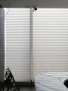 HUNTER DOUGLAS