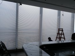 HUNTER DOUGLAS