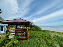 Beachview Bungalow ( C Family )