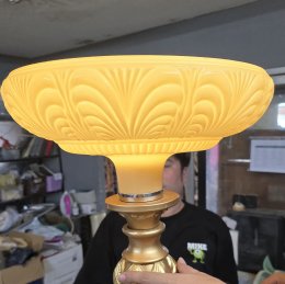 แจกันธรรมดาๆ มาประกอบเป็นโคมไฟตกแต่งบ้าน ด้วยขั้นตอนง่ายๆ