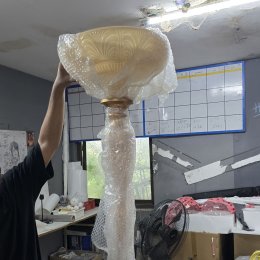 แจกันธรรมดาๆ มาประกอบเป็นโคมไฟตกแต่งบ้าน ด้วยขั้นตอนง่ายๆ