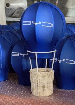 รับผลิตโคมไฟและงานดีไซน์ตามแบบ | ผลงานบอลลูนจิ๋วสำหรับ BYD