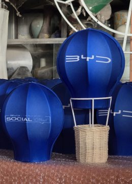 รับผลิตโคมไฟและงานดีไซน์ตามแบบ | ผลงานบอลลูนจิ๋วสำหรับ BYD