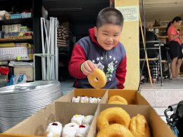 โครงการอาหารกลางวันเพื่อน้องท้องอิ่ม  Lunch for Little Ones Project