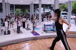 Keeping Fit - Yoga (BBA69)
