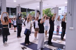 Keeping Fit - Yoga (BBA69)