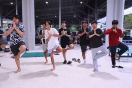 Keeping Fit - Yoga (BBA69)