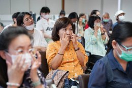 คลินิกการแพทย์แผนจีนหัวเฉียว จัดเสวนาภาษาหมอจีน "กดจุดชะลอวัย ผิวพรรณสดใสด้วยสองมือเรา" 