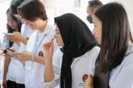 คลินิกการแพทย์แผนจีนหัวเฉียว ต้อนรับนักศึกษาแพทย์แผนจีน มหาวิทยาลัยราชภัฏจันทรเกษม ในโอกาสศึกษาดูงาน ณ ศูนย์การเรียนรู้สมุนไพรจีนแบบครบวงจร