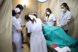 คลินิกการแพทย์แผนจีนหัวเฉียวให้การต้อนรับกองการแพทย์ทางเลือก กรมการแพทย์แผนไทยและการแพทย์ทางเลือก เข้าศึกษาดูงานแผนกฝังเข็ม