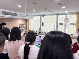 ต้อนรับคณาจารย์และนักศึกษา จากสถานการแพทย์แผนไทยประยุกต์คณะแพทยศาสตร์ศิริราชพยาบาล มหาวิทยาลัยมหิดล เข้าศึกษาดูงานการแพทย์แผนจีน