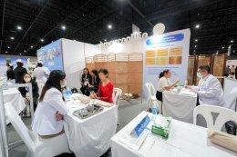 คลินิกการแพทย์แผนจีนหัวเฉียว ร่วมพิธีเปิดงาน มหกรรมสมุนไพรแห่งชาติ ครั้งที่ 23 ร่วมขับเคลื่อนองค์ความรู้ด้านสมุนไพรและการแพทย์แผนจีน สู่การดูแลสุขภาพของประชาชนชาวไทย