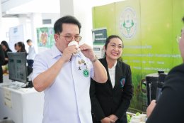 คลินิกการแพทย์แผนจีนหัวเฉียว ร่วมงานแถลงข่าวมหกรรมสมุนไพรแห่งชาติ ครั้งที่ 23
