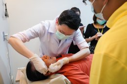 มูลนิธิกรมการแพทย์ทหารบก ร่วมกับโรงเรียนเสนารักษ์ คลินิกการประกอบโรคศิลปะ สาขาการแพทย์แผนจีนหัวเฉียว และมหาวิทยาลัยการแพทย์แผนจีนเทียนจิน จัดอบรมหลักสูตรแพทย์ฝังเข็ม รุ่นที่ 18