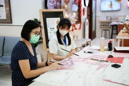 คลินิกการประกอบโรคศิลปะ สาขาการแพทย์แผนจีนหัวเฉียว จัดกิจกรรม เทศกาลหยวนเซียว หรือเทศกาลแขวนโคมไฟ