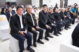 คลินิกการแพทย์แผนจีนหัวเฉียว ร่วมกับมูลนิธิป่อเต็กตึ๊ง แถลงผลงานช่วยเหลือสังคม ปี 67 พร้อมเดินหน้าดูแลประชาชนชาวไทยด้วยศาสตร์การแพทย์แผนจีน