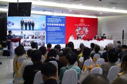 คลินิกการแพทย์แผนจีนหัวเฉียว ร่วมกับมูลนิธิป่อเต็กตึ๊ง แถลงผลงานช่วยเหลือสังคม ปี 67 พร้อมเดินหน้าดูแลประชาชนชาวไทยด้วยศาสตร์การแพทย์แผนจีน