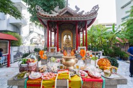 สืบสานวัฒนธรรมจีน คลินิกการแพทย์แผนจีนหัวเฉียวจัดพิธีไหว้สารทจีน (中元节) ประจำปี 2568