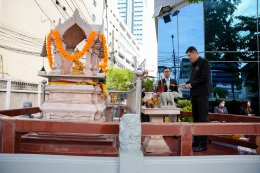 คลินิกการแพทย์แผนจีนหัวเฉียวจัดพิธีเจริญพระพุทธมนต์และสักการะสิ่งศักดิ์สิทธิ์ประจำคลินิกฯ เนื่องในโอกาสครบรอบ 30 ปีแห่งการก่อตั้ง