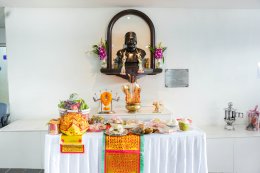 สืบสานวัฒนธรรมจีน คลินิกการแพทย์แผนจีนหัวเฉียวจัดพิธีไหว้สารทจีน (中元节) ประจำปี 2568