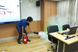 คลินิกการแพทย์แผนจีนหัวเฉียว อบรมดับเพลิงขั้นต้นและซ้อมอพยพหนีไฟ ประจำปี 68 ยกระดับมาตรฐานความปลอดภัยสถานพยาบาลอย่างเข้มแข็ง