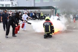 คลินิกการแพทย์แผนจีนหัวเฉียว อบรมดับเพลิงขั้นต้นและซ้อมอพยพหนีไฟ ประจำปี 68 ยกระดับมาตรฐานความปลอดภัยสถานพยาบาลอย่างเข้มแข็ง